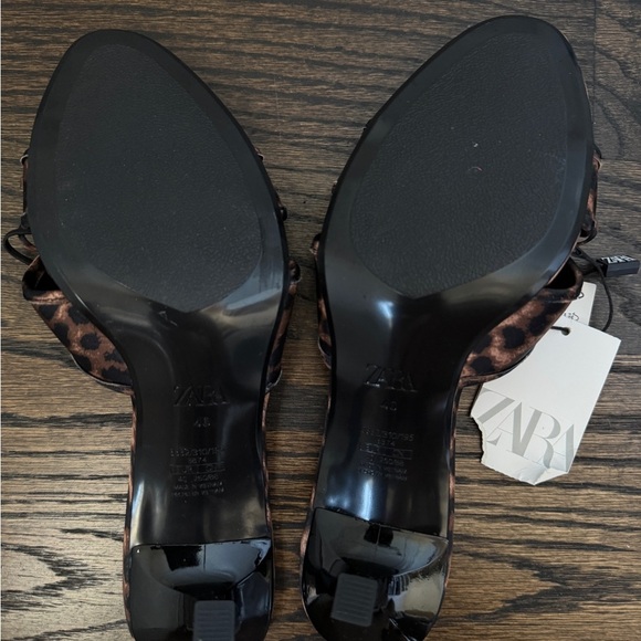 Zara Women's Leopard Print Sandals - Picture 3 of 3